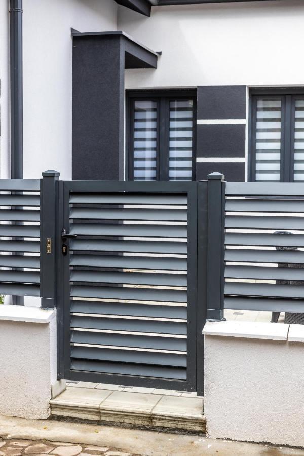 Rubikon Free Parking Apartmani Dusanovac Exterior foto