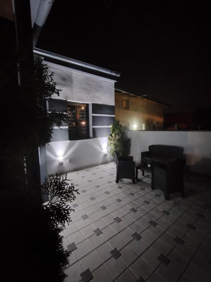 Rubikon Free Parking Apartmani Dusanovac Exterior foto